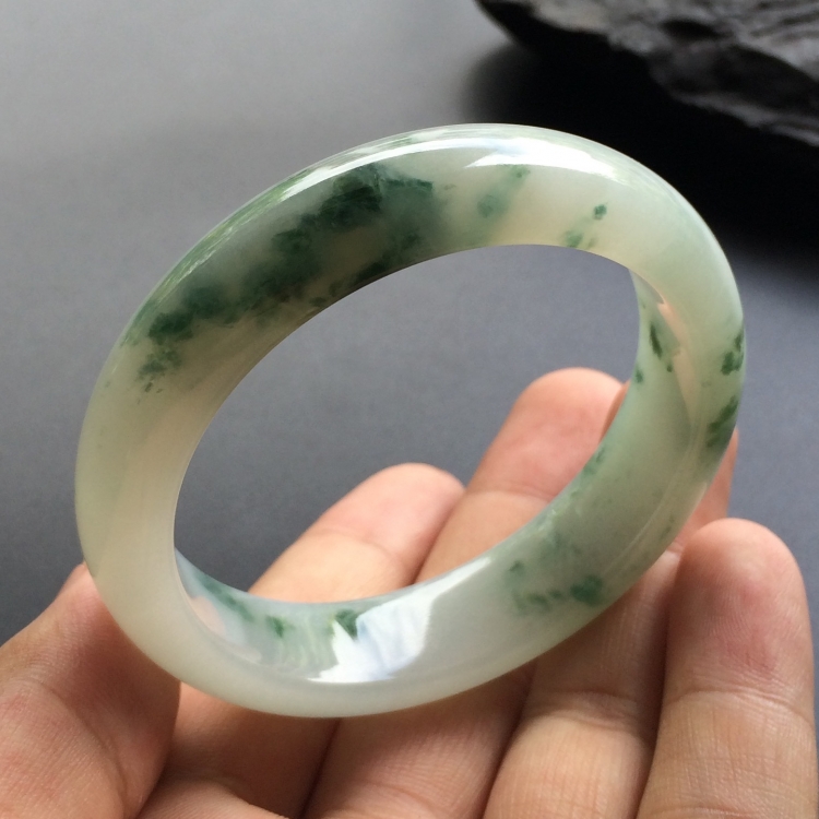 （超值推荐）糯冰种飘花手镯（53.9mm）
