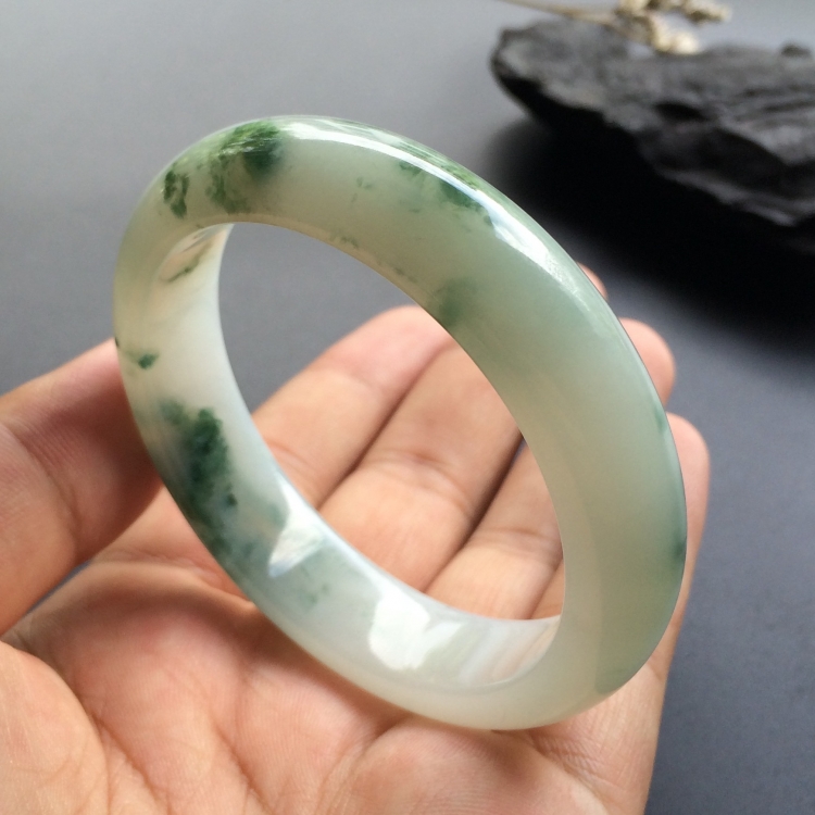 （超值推荐）糯冰种飘花手镯（53.9mm）