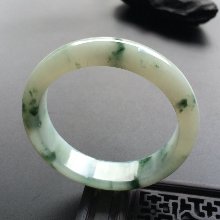 （超值推荐）糯冰种飘花手镯（55mm）