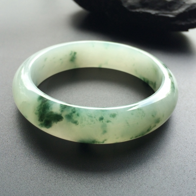（超值推荐）糯冰种飘花手镯（55mm）