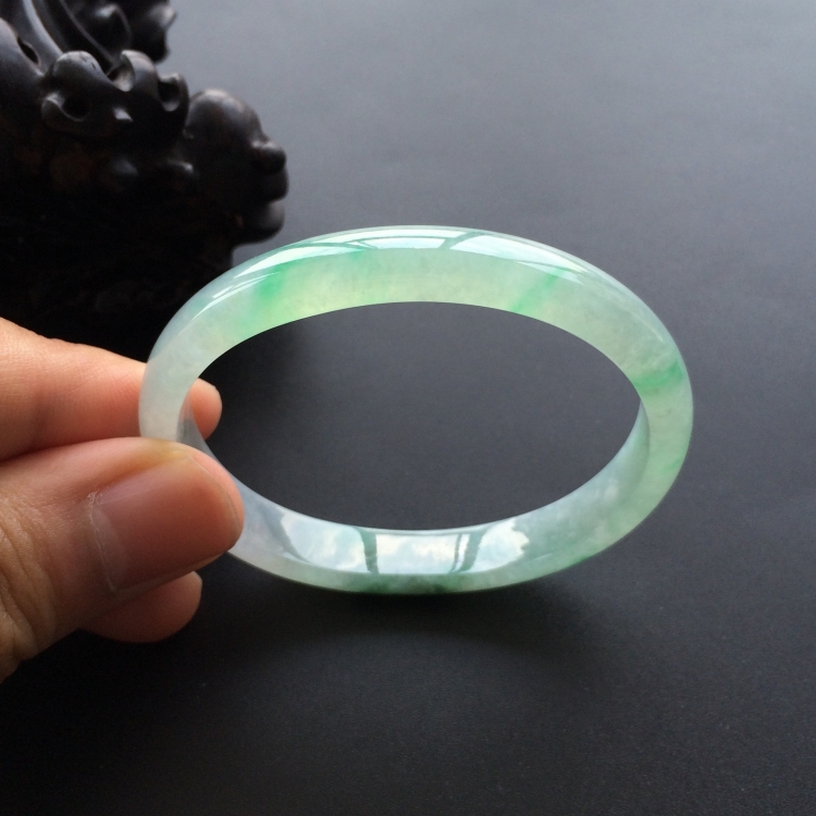 (超值推荐)冰种飘翠贵妃镯(54.2mm-45.7mm)