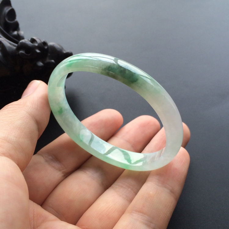 (超值推荐)冰种飘翠贵妃镯(54.2mm-45.7mm)