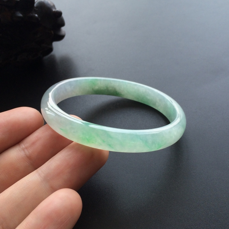 (超值推荐)冰种飘翠贵妃镯(54.2mm-45.7mm)