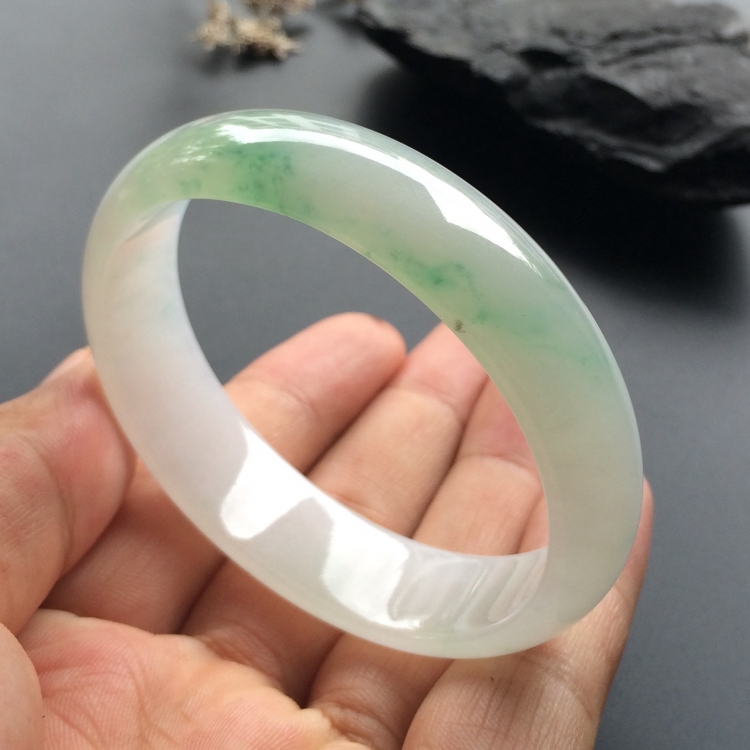 （超值推荐）糯冰种飘花贵妃镯（56.3mm-50.3mm）