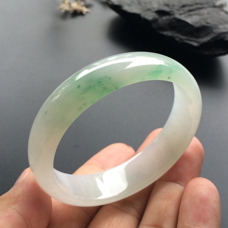（超值推荐）糯冰种飘花贵妃镯（56.3mm-50.3mm）