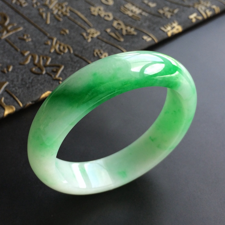 (超值推荐)糯冰种飘翠手镯(55.4mm)
