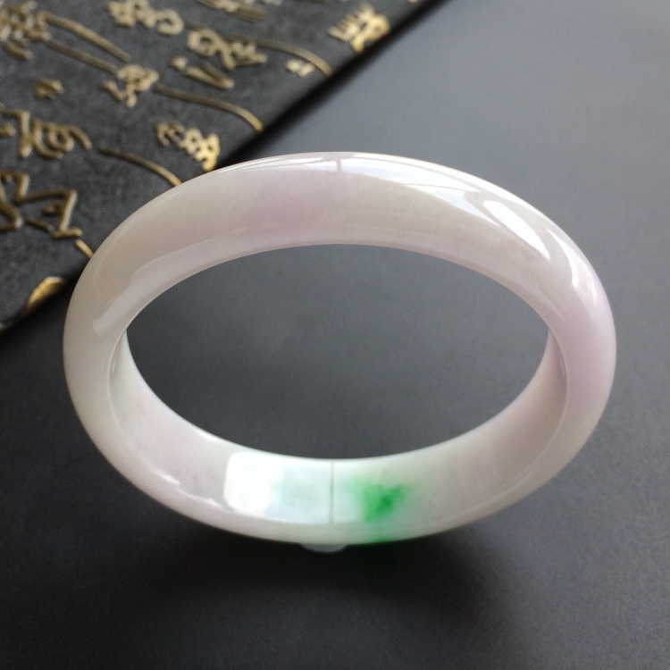 (超值推荐)糯冰种淡春带彩贵妃镯(56mm-48.5mm)