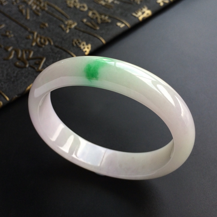 (超值推荐)糯冰种淡春带彩贵妃镯(56mm-48.5mm)