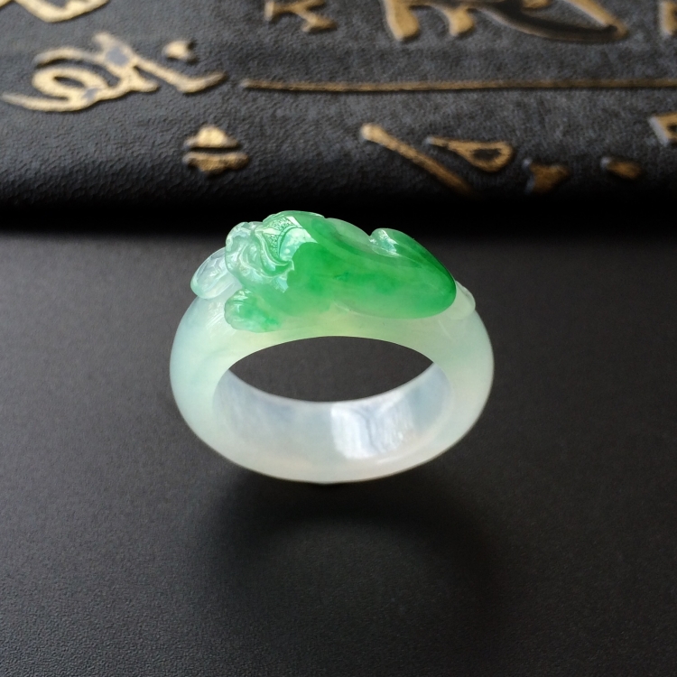 (超值推荐)冰种飘翠金蟾指环