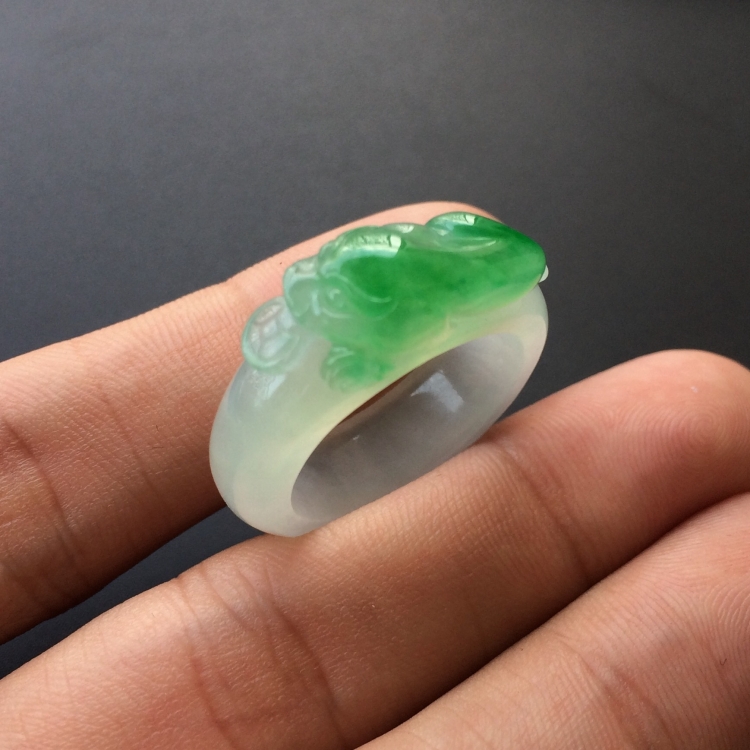 (超值推荐)冰种飘翠金蟾指环
