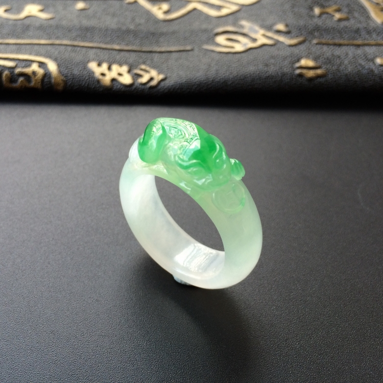 (超值推荐)冰种飘翠金蟾指环