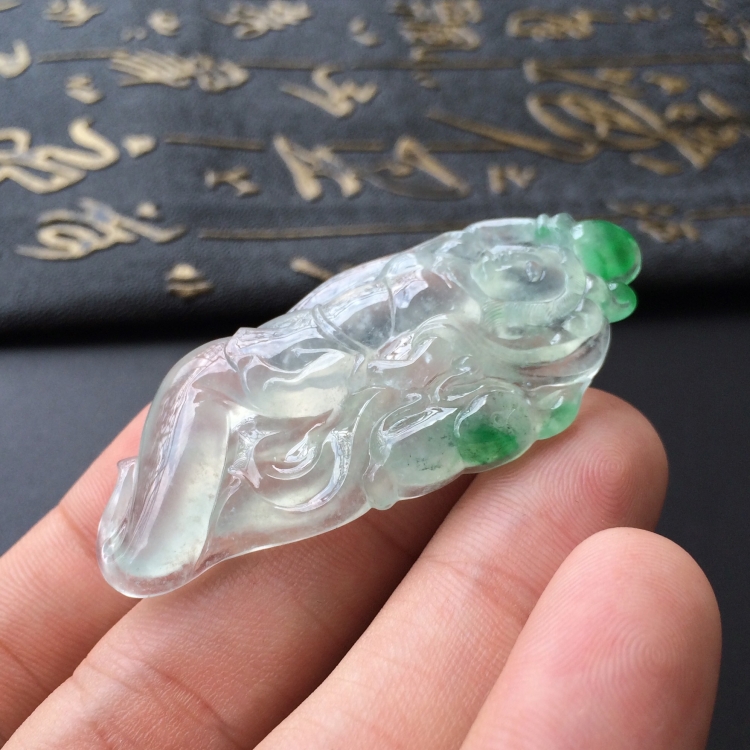 (超值推荐)冰种飘翠女蜗补天挂件