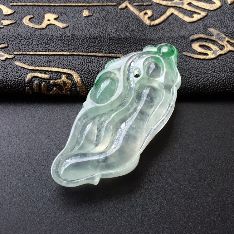 (超值推荐)冰种飘翠女蜗补天挂件