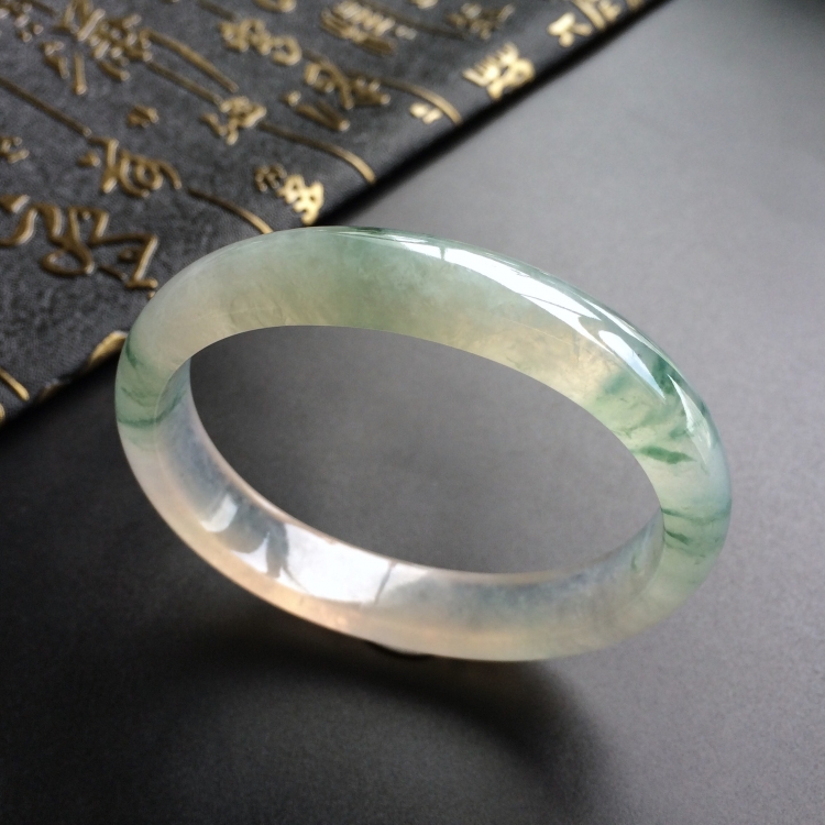 (超值推荐)冰种飘花贵妃镯(56.5mm-48.7mm)