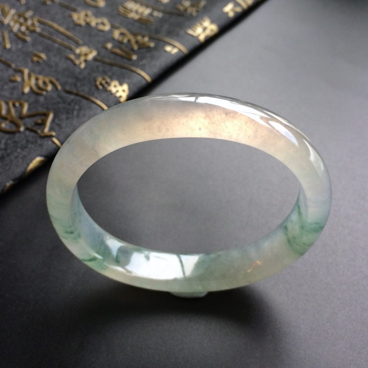 (超值推荐)冰种飘花贵妃镯(56.5mm-48.7mm)