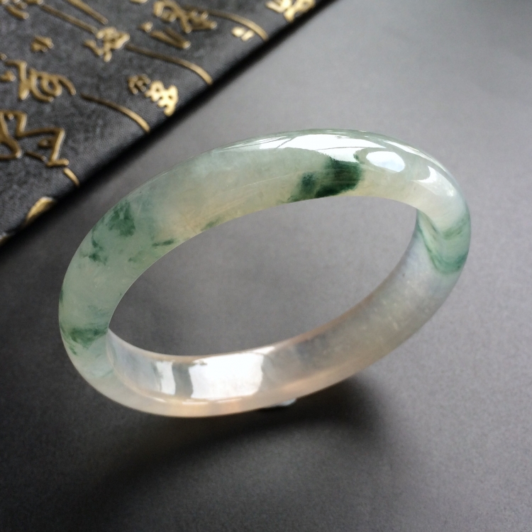 (超值推荐)冰种飘花贵妃镯(56.5mm-48.7mm)