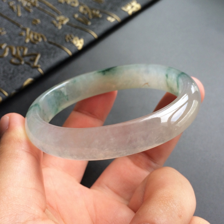 (超值推荐)冰种飘花贵妃镯(56.5mm-48.7mm)