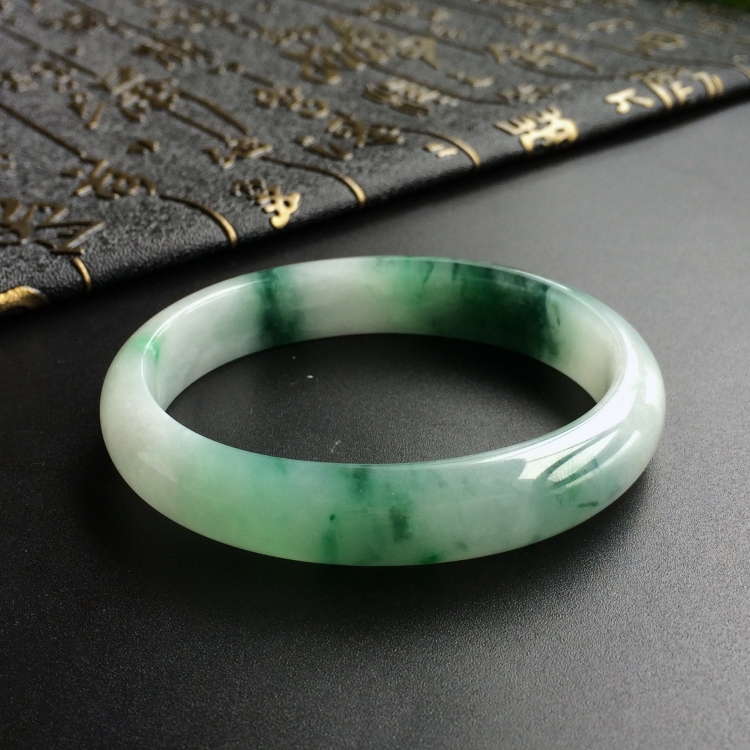 （超值推荐）糯冰种飘花贵妃镯(55.1mm-46.7mm)