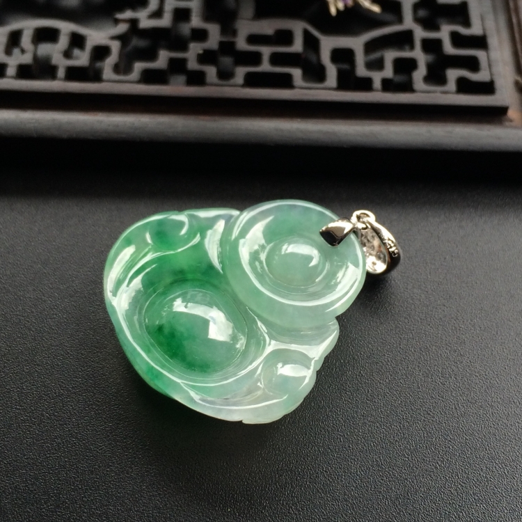 （超值推荐）冰种飘绿花玉佛挂件