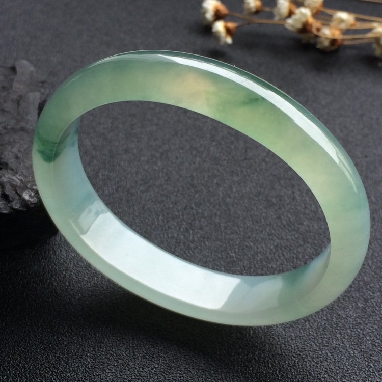 （超值推荐）糯冰种飘花贵妃镯（56.1mm-47mm）