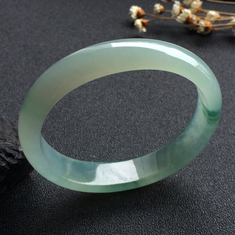 （超值推荐）糯冰种飘花贵妃镯（56.1mm-47mm）