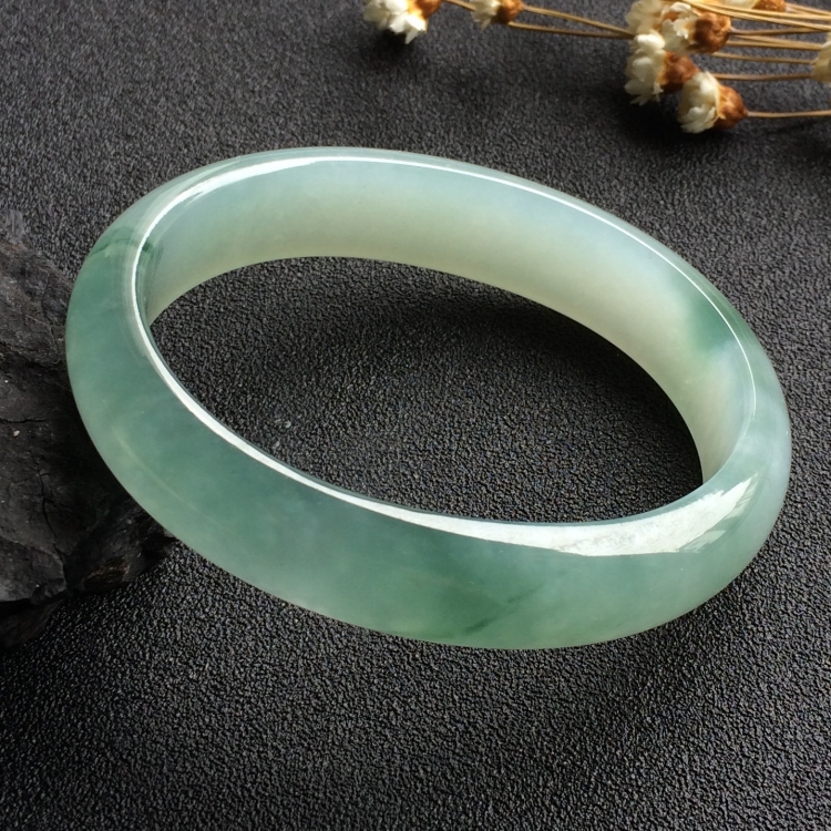 （超值推荐）糯冰种飘花贵妃镯（56.1mm-47mm）