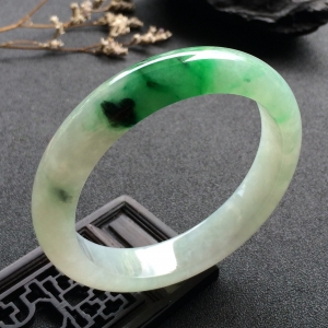 （超值推荐）糯冰种飘翠手镯（58.9mm）
