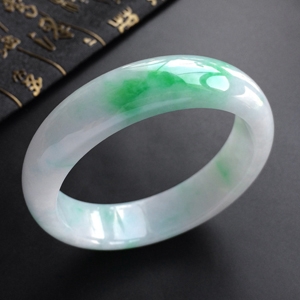(超值推荐)糯冰种飘翠手镯(58.7mm)