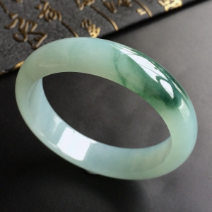 (超值推荐)糯冰种飘花手镯(55.8mm)
