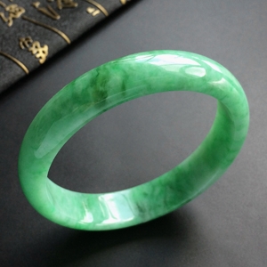 (超值推荐)糯冰种翠色手镯(57.1mm)