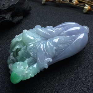 （超值推荐）糯冰种春带彩白菜挂件
