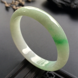 （超值推荐）糯冰种飘翠贵妃镯（52.6mm-47.3mm）