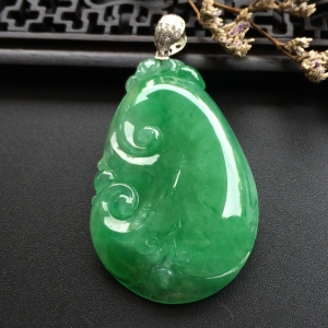 （超值推荐）糯冰种浅绿如意挂件