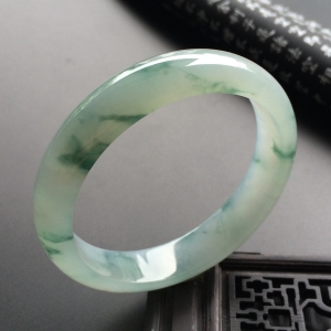（超值推荐）糯冰种飘花手镯（57.2mm）