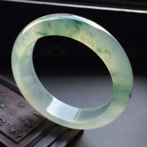 （超值推荐）冰种飘花手镯（55.2mm）