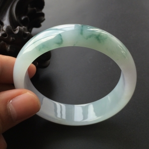(超值推荐)糯冰种飘花手镯(56mm)