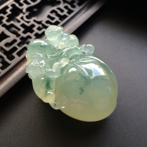 （超值推荐）冰种飘花寿桃挂件