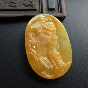 （超值推荐）糯冰种褐黄翡关公挂件