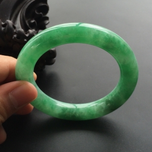 (超值推荐)糯冰种翠色圆条手镯(58mm)