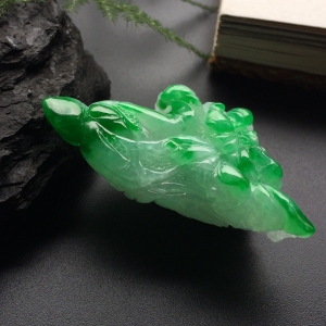 （超值推荐）糯冰种飘阳绿白菜挂件