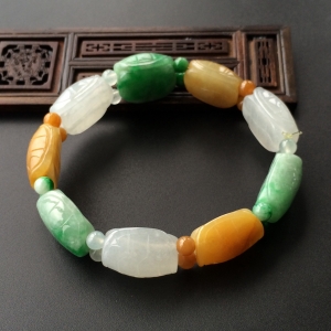 (超值推荐)糯冰种三彩龟壳手链