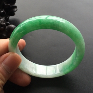 (超值推荐)糯冰种翠色手镯(56mm)
