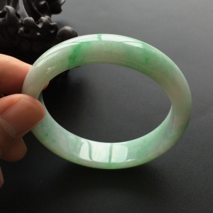 (超值推荐)糯冰种飘翠手镯(57.8mm)