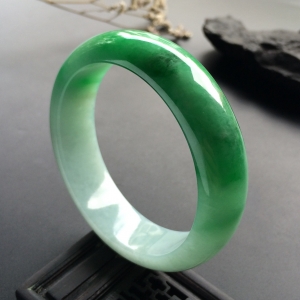 （超值推荐）糯冰种翠色手镯（59.3mm）