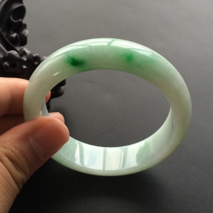 (超值推荐)糯冰种飘翠手镯(57.6mm)