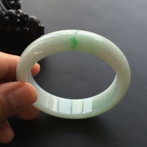 (超值推荐)糯冰种略飘翠手镯(57.2mm)