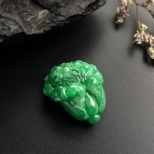（超值推荐）糯冰种翠色白菜挂件