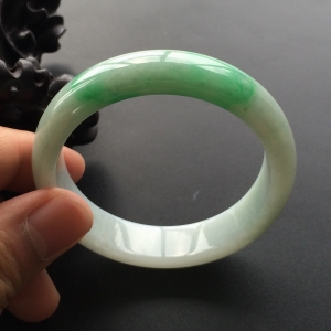 (超值推荐)糯冰种飘翠手镯(54.3mm)