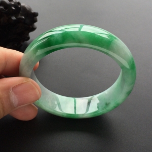 (超值推荐)糯冰种飘翠手镯(55mm)