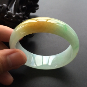 (超值推荐)糯冰种黄加绿手镯(55.2mm)